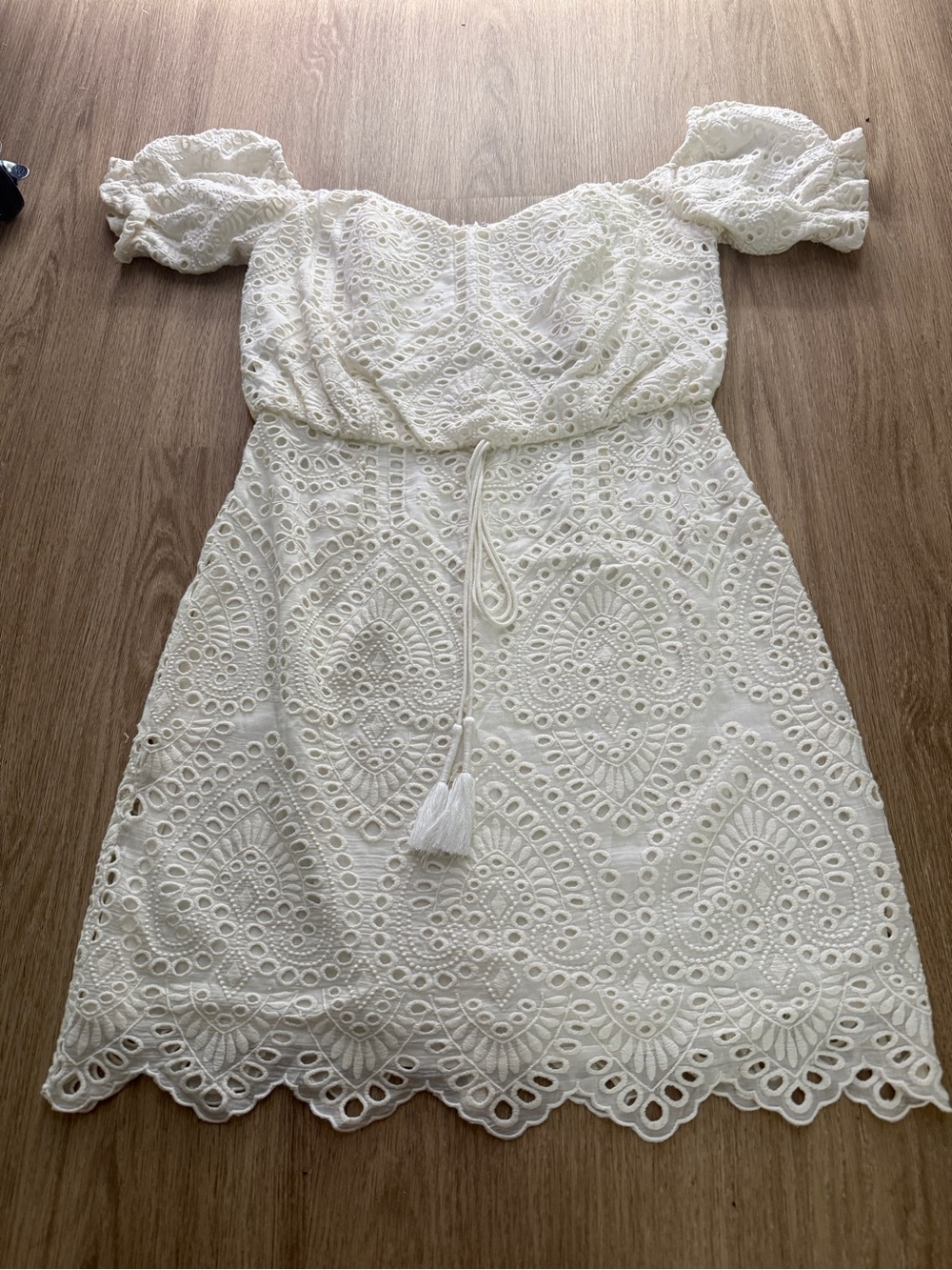 Brand New TJD White Eyelet Off-The-Shoulder Mini Dress Size S
